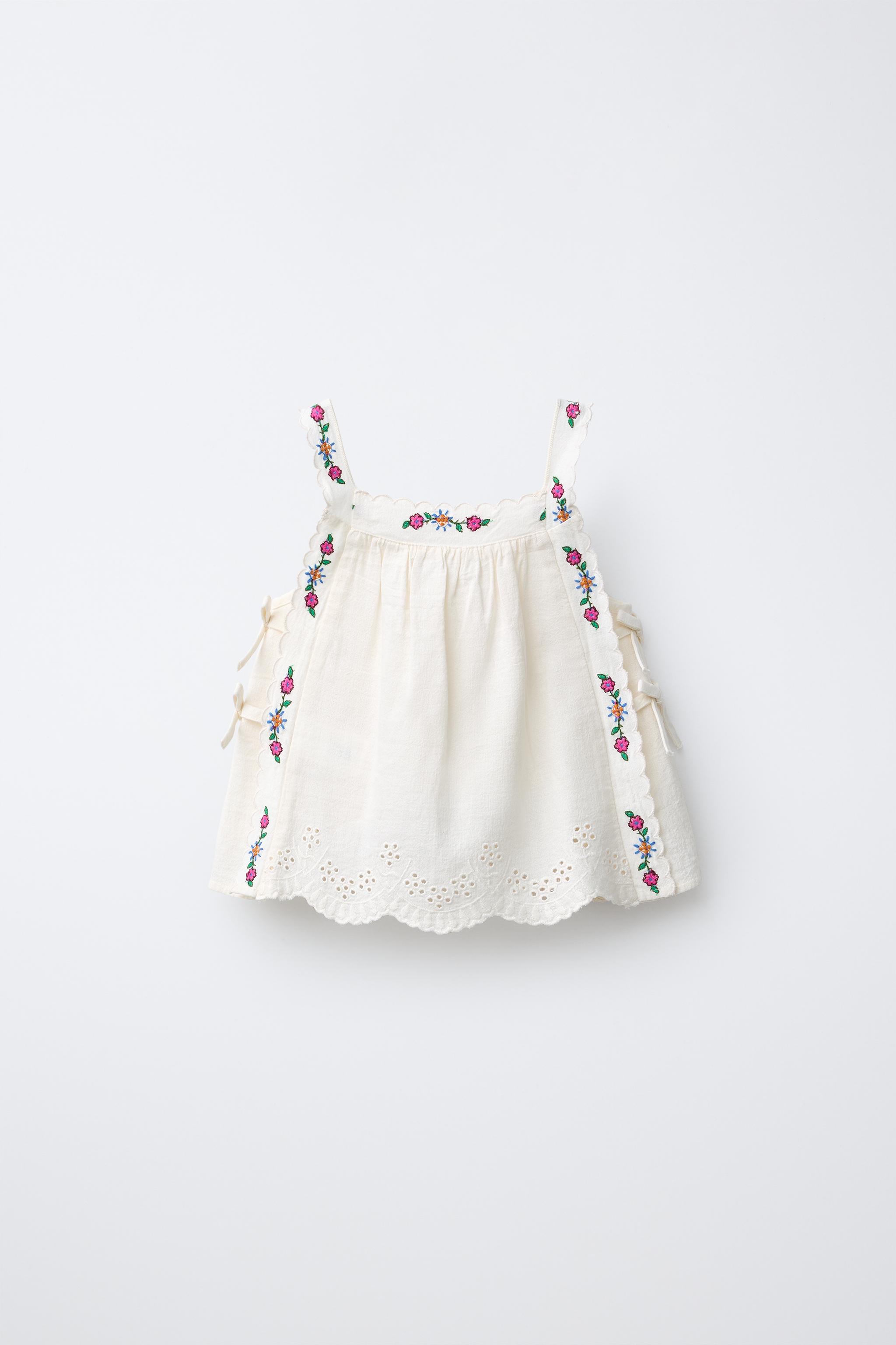 TOP À FLEURS BRODÉES AVEC COTON ET LIN